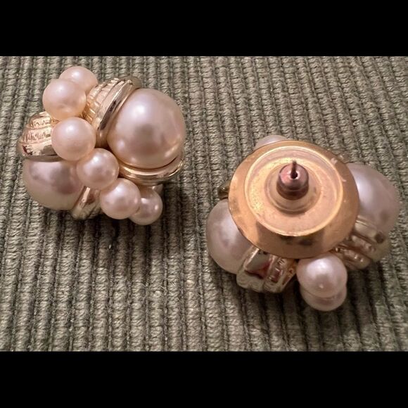 4 pair of stylish earrings - Picture 8 of 11